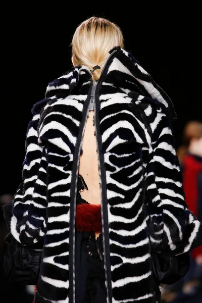 Look 61